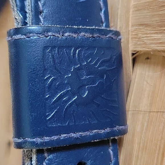 ANNE KLEIN BELT, VTG LION FACE LOGO,STRETCH NAVY BLUE W/ LEATHER, & BRASS BUCKLE - Picture 2 of 9